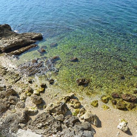 Grisia Apartments روفينج المظهر الخارجي الصورة