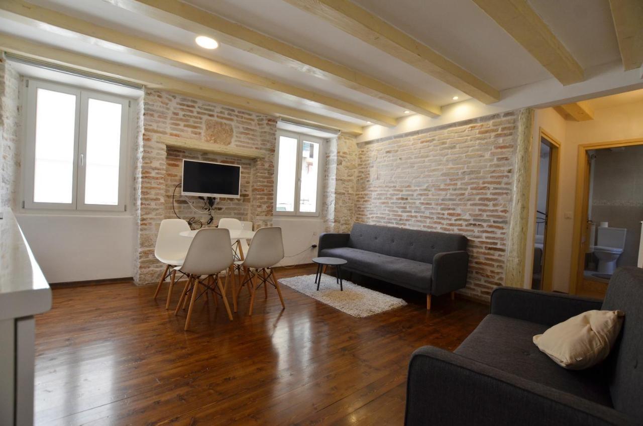 Grisia Apartments روفينج المظهر الخارجي الصورة